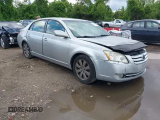 2005 Toyota Avalon XL with VIN 4T1BK36B85U013619, listed as a IAAI auction lot 42209645 with 173,520 mi miles and . Bid and sale history available at carsss.com. Image 1.