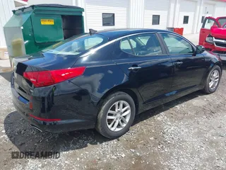 2013 Kia Optima LX z VIN 5XXGM4A71DG254889, wystawiony jako IAAI lot #42248455 z przebiegiem 203 443 mil mil oraz . Historia ofert i sprzedaży dostępna na DreamBid. Obrazek 4.