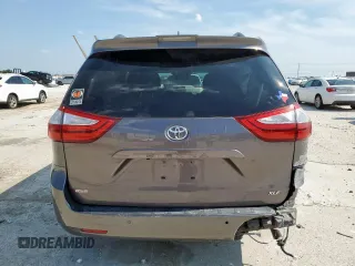 2019 Toyota Sienna XLE Auto Access Seat z VIN 5TDYZ3DC9KS995084, wystawiony jako Copart lot #59058395 z przebiegiem 47 104 mil mil oraz Szkoda całkowita • Salvage title. Historia ofert i sprzedaży dostępna na DreamBid. Obrazek 6.