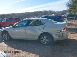 2008 Ford Fusion SEL with VIN 3FAHP08118R156805, listed as a IAAI auction lot 41853953 with 194,455 mi miles. Bid and sale history available at carsss.com. Image 14.