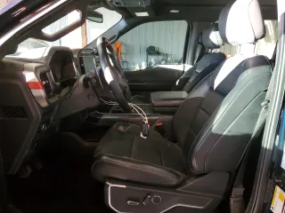 2022 Ford F-150 Raptor with VIN 1FTFW1RGXNFA87263, listed as a Copart auction lot 45265165 with 33,264 mi miles and Salvage Title. Bid and sale history available at carsss.com. Image 7.