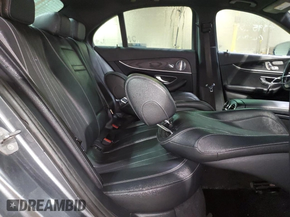 2018 Mercedes-Benz E 300 z VIN WDDZF4KB8JA313472, wystawiony jako Copart lot #53959155 z przebiegiem Nie podano mil oraz Czysty tytuł • Clean title. Historia ofert i sprzedaży dostępna na DreamBid. Obrazek 10.