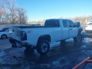 2012 GMC Sierra 2500HD SLE with VIN 1GT220C82CZ121696, listed as a IAAI auction lot 41608078 with 418,639 mi miles. Bid and sale history available at carsss.com. Image 4.