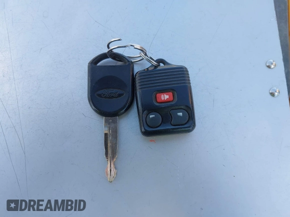2005 Ford Escape XLT с VIN 1FMYU93135KB23105, выставлен на аукционе IAAI как лот 41849131 с пробегом 164 645 миль миль и . История ставок и продаж доступна на DreamBid. Изображение 11.