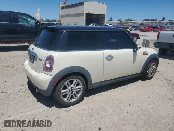 2011 MINI Hardtop with VIN WMWSU3C58BT182034, listed as a Copart auction lot 57964385 with 95,072 mi miles and Clean title. Bid and sale history available at DreamBid. Image 3.