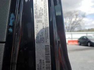 2023 Jeep Wrangler Sahara z VIN 1C4JJXP67PW513595, wystawiony jako Copart lot #53482175 z przebiegiem 30 943 mil mil oraz Szkoda całkowita • Salvage title. Historia ofert i sprzedaży dostępna na DreamBid. Obrazek 12.