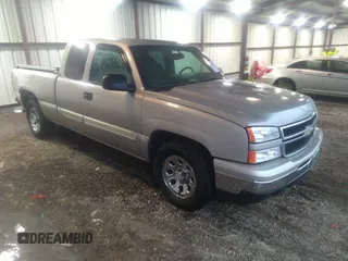 2006 Chevrolet Silverado 1500 LT1 with VIN 1GCEC19V56Z142057, listed as a IAAI auction lot 41752031 with 82,607 mi miles. Bid and sale history available at carsss.com. Image 1.