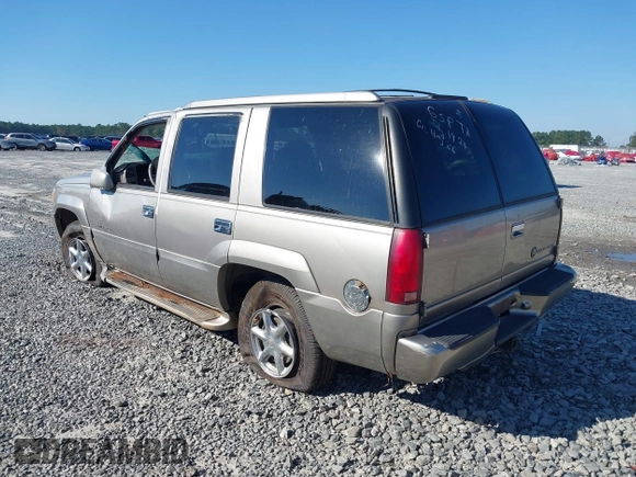 2000 Cadillac Escalade with VIN 1GYEK63R7YR216717, listed as a IAAI auction lot 40438885 with 223,033 mi miles and . Bid and sale history available at DreamBid. Image 3.