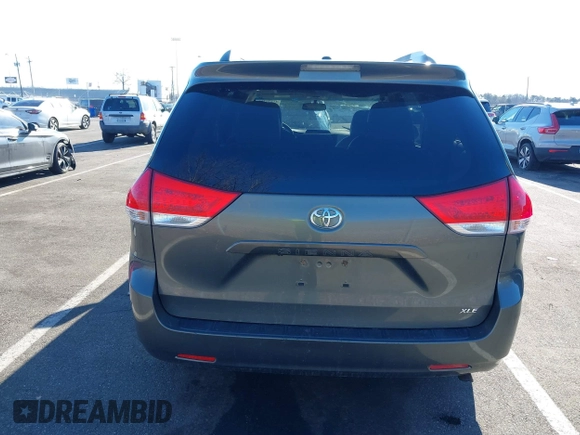2011 Toyota Sienna XLE AAS with VIN 5TDYK3DC4BS072693, listed as a IAAI auction lot 41579262 with 146,201 mi miles. Bid and sale history available at carsss.com. Image 16.