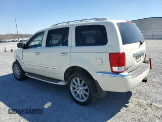 2008 Chrysler Aspen Limited z VIN 1A8HW582X8F137677, wystawiony jako Copart lot #50180325 z przebiegiem 86 253 mil mil oraz Szkoda całkowita • Salvage title. Historia ofert i sprzedaży dostępna na DreamBid. Obrazek 2.