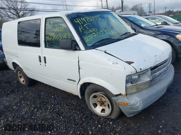 2002 Chevrolet Astro Cargo with VIN 1GCDM19X52B148289, listed as a IAAI auction lot 41975772 with Not Provided miles. Bid and sale history available at carsss.com. Image 1.