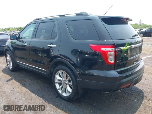 2011 Ford Explorer XLT z VIN 1FMHK8D85BGA25848, wystawiony jako IAAI lot #42401322 z przebiegiem 118 458 mil mil oraz . Historia ofert i sprzedaży dostępna na DreamBid. Obrazek 3.