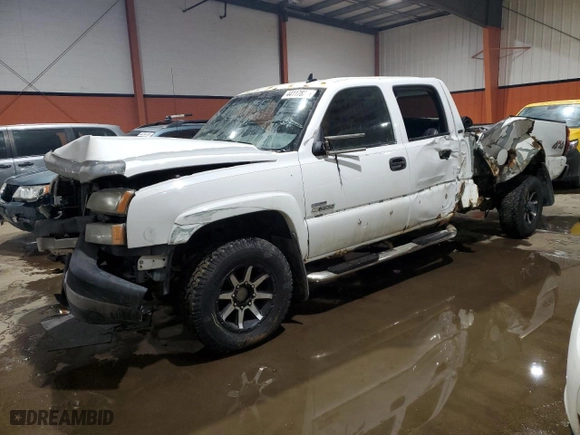 2007 Chevrolet Silverado 3500 SRW Wrk Trk with VIN 1GCHK33D77F122424, listed as a Copart auction lot 44117825 with 232,752 mi miles and Salvage Title. Bid and sale history available at carsss.com. Image 1.