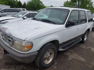 1996 Ford Explorer XL z VIN 1FMDU34XXTZA17284, wystawiony jako IAAI lot #42208106 z przebiegiem 167 098 mil mil oraz . Historia ofert i sprzedaży dostępna na DreamBid. Obrazek 2.