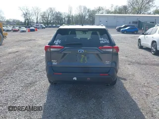 2019 Toyota RAV4 Hybrid XLE with VIN 2T3RWRFV0KW027727, listed as a IAAI auction lot 41881450 with 20,568 mi miles. Bid and sale history available at carsss.com. Image 16.