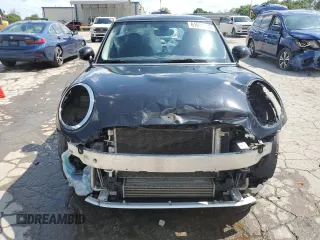 2015 MINI Hardtop with VIN WMWXM5C55F3A04740, listed as a Copart auction lot 61616655 with 95,108 mi miles and Salvage title. Bid and sale history available at DreamBid. Image 5.