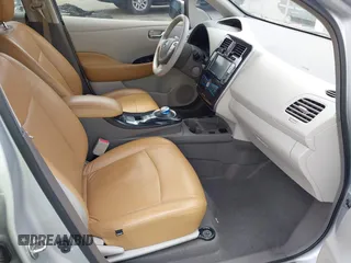 2012 Nissan LEAF SL with VIN JN1AZ0CP0CT018121, listed as a IAAI auction lot 42156923 with 116,605 mi miles. Bid and sale history available at carsss.com. Image 5.