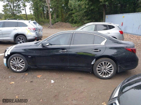 2019 Infiniti Q50 3.0t LUXE with VIN JN1EV7ARXKM593801, listed as a IAAI auction lot 40402805 with 54,318 mi miles. Bid and sale history available at carsss.com. Image 14.