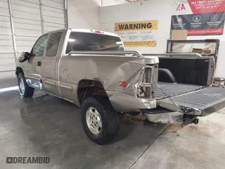 2002 Chevrolet Silverado 1500 LT with VIN 2GCEK19T721281465, listed as a IAAI auction lot 41347156 with 276,371 mi miles. Bid and sale history available at carsss.com. Image 3.