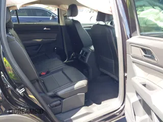 2021 Volkswagen Atlas SE with VIN 1V2WR2CA1MC607768, listed as a IAAI auction lot 42518885 with 49,286 mi miles and . Bid and sale history available at DreamBid. Image 8.