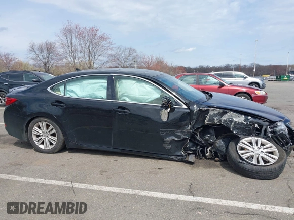 2013 Lexus ES 4dr Sdn with VIN JTHBK1GG8D2077512, listed as a IAAI auction lot 41922259 with 30,899 mi miles. Bid and sale history available at carsss.com. Image 17.