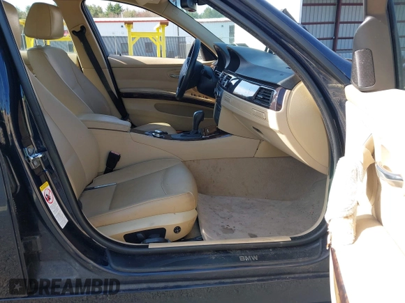2008 BMW 3 Series 328xi with VIN WBAVC735X8KX92684, listed as a IAAI auction lot 42108049 with 275,323 mi miles. Bid and sale history available at carsss.com. Image 5.
