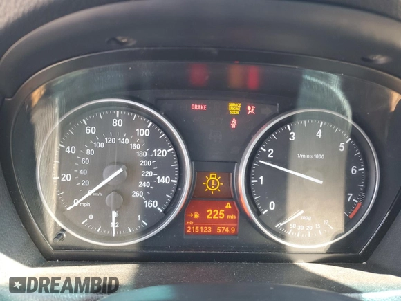 2006 BMW 3 Series 325i with VIN WBAVB13526KR57625, listed as a Copart auction lot 50658085 with 215,123 mi miles and Clean Title. Bid and sale history available at carsss.com. Image 9.