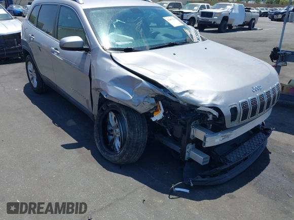 2019 Jeep Cherokee Latitude z VIN 1C4PJLCB8KD241701, wystawiony jako IAAI lot #42407536 z przebiegiem 59 006 mil mil oraz . Historia ofert i sprzedaży dostępna na DreamBid. Obrazek 1.