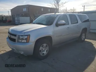 2011 Chevrolet Suburban z VIN 1GNSKHE39BR266160, wystawiony jako Copart lot #46368555 z przebiegiem 230 458 mil mil oraz Czysty tytuł • Clean title. Historia ofert i sprzedaży dostępna na DreamBid. Obrazek 1.