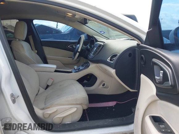 2015 Chrysler 200 Limited с VIN 1C3CCCAB4FN710167, выставлен на аукционе IAAI как лот 42265899 с пробегом 131 554 миль миль и . История ставок и продаж доступна на DreamBid. Изображение 5.