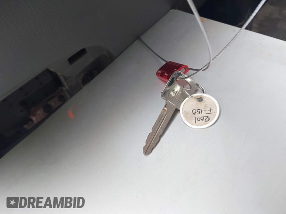 2000 Ford F-150 с VIN 2FTPX17Z9YCA99510, выставлен на аукционе IAAI как лот 42039891 с пробегом 182 615 миль миль и . История ставок и продаж доступна на DreamBid. Изображение 11.