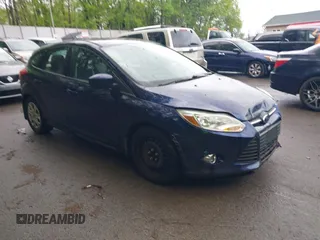 2012 Ford Focus SE z VIN 1FAHP3K25CL109013, wystawiony jako IAAI lot #42255984 z przebiegiem 144 619 mil mil oraz . Historia ofert i sprzedaży dostępna na DreamBid. Obrazek 1.