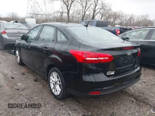 2016 Ford Focus SE z VIN 1FADP3F25GL386582, wystawiony jako IAAI lot #41097395 z przebiegiem 101 479 mil mil oraz . Historia ofert i sprzedaży dostępna na DreamBid. Obrazek 3.