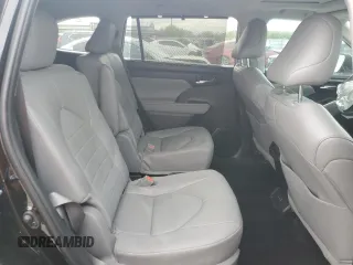 2024 Toyota Highlander LE with VIN 5TDKDRBH4RS542507, listed as a Copart auction lot 53318265 with 19,014 mi miles and Salvage title. Bid and sale history available at DreamBid. Image 11.
