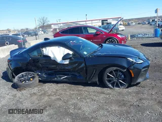 2025 Toyota 86 Premium с VIN JF1ZNBE12S9751742, выставлен на аукционе IAAI как лот 41856067 с пробегом 1 272 миль миль и . История ставок и продаж доступна на DreamBid. Изображение 12.
