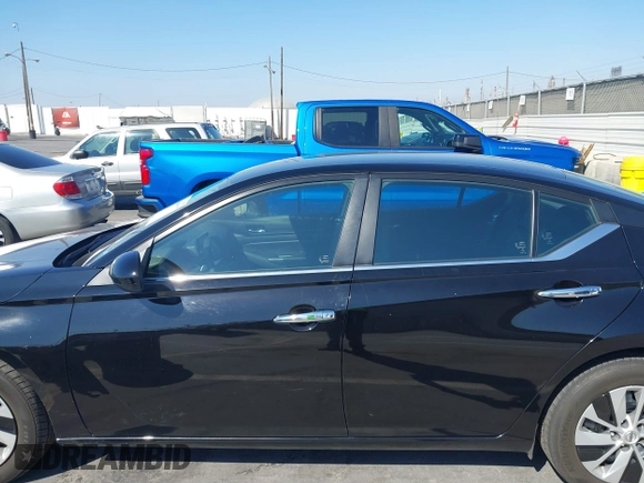 2022 Nissan Altima 2.5 S with VIN 1N4BL4BV1NN405297, listed as a IAAI auction lot 40446677 with 72,927 mi miles. Bid and sale history available at carsss.com. Image 14.