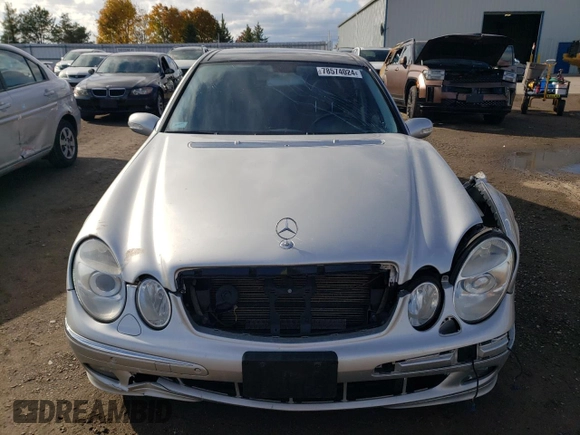 2005 Mercedes-Benz E 500 z VIN WDBUF83J45X182589, wystawiony jako Copart lot #78574024 z przebiegiem 74 054 mil mil oraz Szkoda całkowita • Salvage title. Historia ofert i sprzedaży dostępna na DreamBid. Obrazek 5.