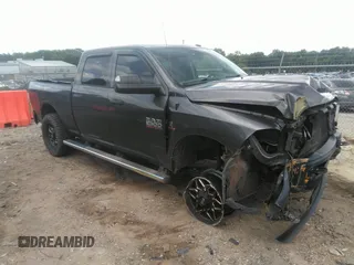 2015 Ram 2500 Tradesman z VIN 3C6UR5CL0FG708948, wystawiony jako IAAI lot #42511733 z przebiegiem 90 885 mil mil oraz . Historia ofert i sprzedaży dostępna na DreamBid. Obrazek 1.