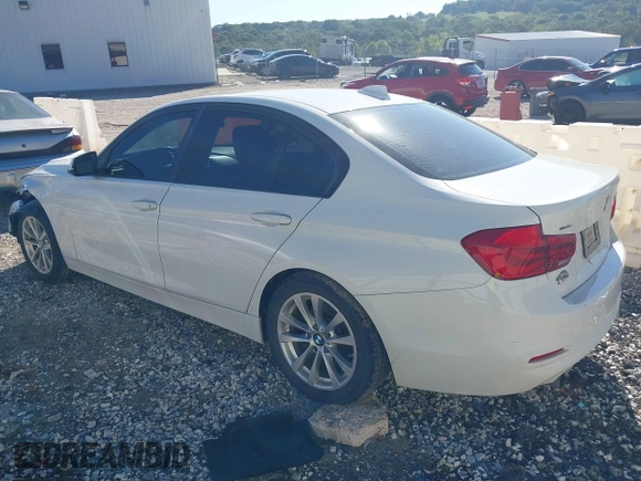 2017 BMW 3 Series 320i z VIN WBA8E1G50HNU14757, wystawiony jako IAAI lot #40429182 z przebiegiem 118 032 mil mil oraz . Historia ofert i sprzedaży dostępna na DreamBid. Obrazek 3.
