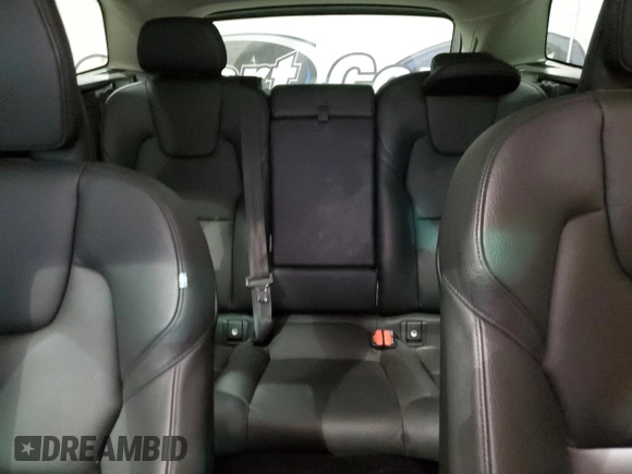 2022 Volvo XC60 Momentum z VIN YV4L12DK3N1033784, wystawiony jako Copart lot #86092324 z przebiegiem 56 299 mil mil oraz Czysty tytuł • Clean title. Historia ofert i sprzedaży dostępna na DreamBid. Obrazek 10.