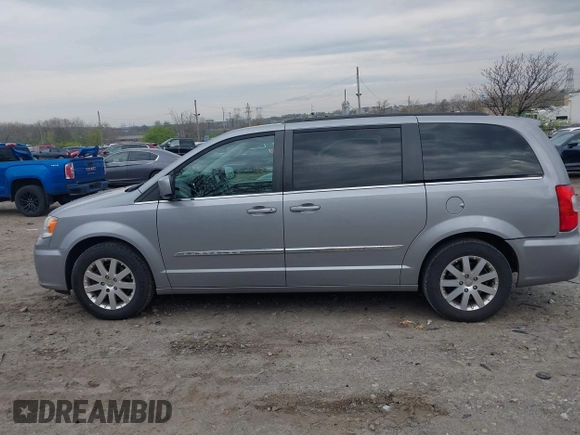 2014 Chrysler Town & Country Touring with VIN 2C4RC1BG7ER365013, listed as a IAAI auction lot 42028026 with 178,075 mi miles. Bid and sale history available at carsss.com. Image 14.