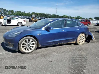 2020 Tesla Model 3 Standard Range Plus z VIN 5YJ3E1EA8LF708900, wystawiony jako Copart lot #58041525 z przebiegiem 70 498 mil mil oraz Szkoda całkowita • Salvage title. Historia ofert i sprzedaży dostępna na DreamBid. Obrazek 1.
