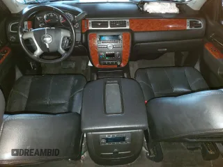 2013 Chevrolet Suburban LT with VIN 1GNSCJE00DR260275, listed as a Copart auction lot 50394425 with 140,464 mi miles and Salvage title. Bid and sale history available at DreamBid. Image 8.