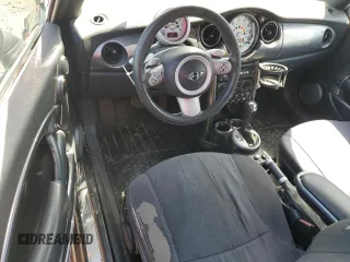 2008 MINI Convertible z VIN WMWRF335X8TG18578, wystawiony jako Copart lot #52097125 z przebiegiem 73 743 mil mil oraz Szkody całkowita. Historia ofert i sprzedaży dostępna na DreamBid. Obrazek 8.
