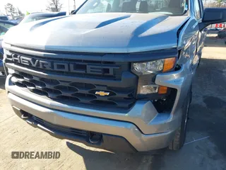 2024 Chevrolet Silverado 1500 Custom z VIN 1GCPDBEK2RZ148510, wystawiony jako IAAI lot #41636015 z przebiegiem 51 798 mil mil oraz . Historia ofert i sprzedaży dostępna na DreamBid. Obrazek 19.