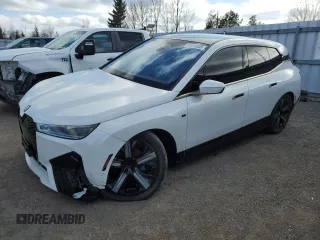 2022 BMW iX xDrive50 with VIN WB523CF06NCK53527, listed as a Copart auction lot 50313635 with 35,560 mi miles and Clean Title. Bid and sale history available at carsss.com. Image 1.