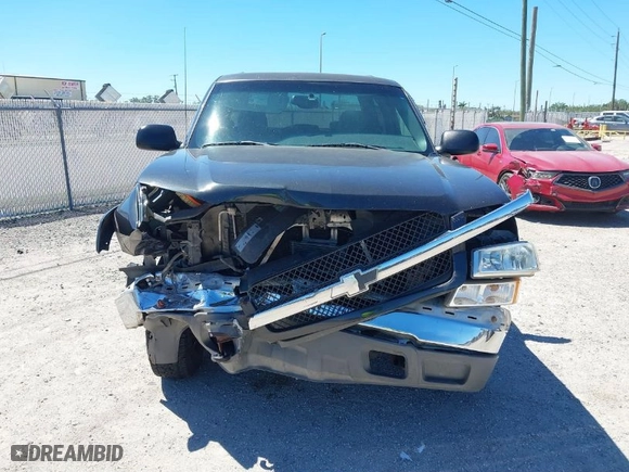 2003 Chevrolet Silverado 2500HD LS with VIN 1GCHK23U73F258069, listed as a IAAI auction lot 41822665 with 121,506 mi miles. Bid and sale history available at carsss.com. Image 6.