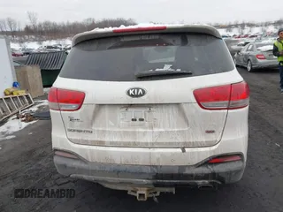 2018 Kia Sorento LX with VIN 5XYPGDA34JG423007, listed as a IAAI auction lot 41552932 with 106,027 mi miles. Bid and sale history available at carsss.com. Image 16.