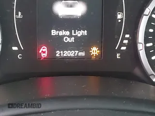 2015 Jeep Renegade Latitude with VIN ZACCJBBT6FPB28081, listed as a IAAI auction lot 42217931 with 212,027 mi miles. Bid and sale history available at carsss.com. Image 15.