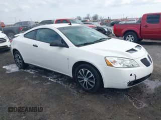 2008 Pontiac G6 GT with VIN 1G2ZH17N984271672, listed as a IAAI auction lot 41640178 with 154,578 mi miles. Bid and sale history available at carsss.com. Image 1.